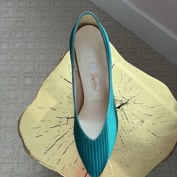 Dyeables Vintage,  Elegant Ribbed Satin Teal Striped Women's Shoes. Size 7B - Picture 8 of 16